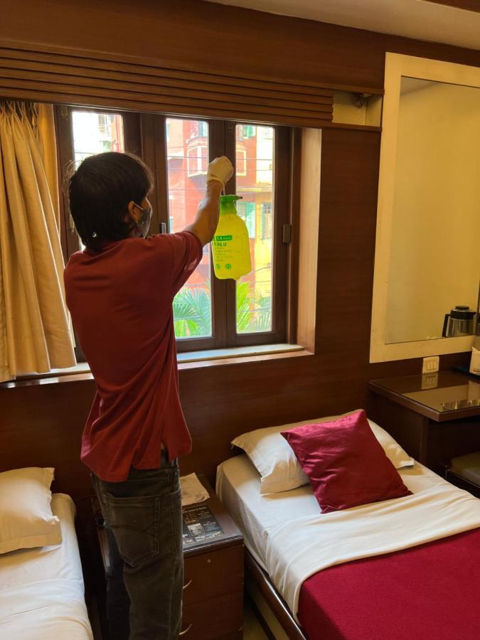Hotel Aston Kolkata Exterior photo