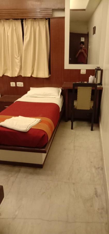 Hotel Aston Kolkata Exterior photo